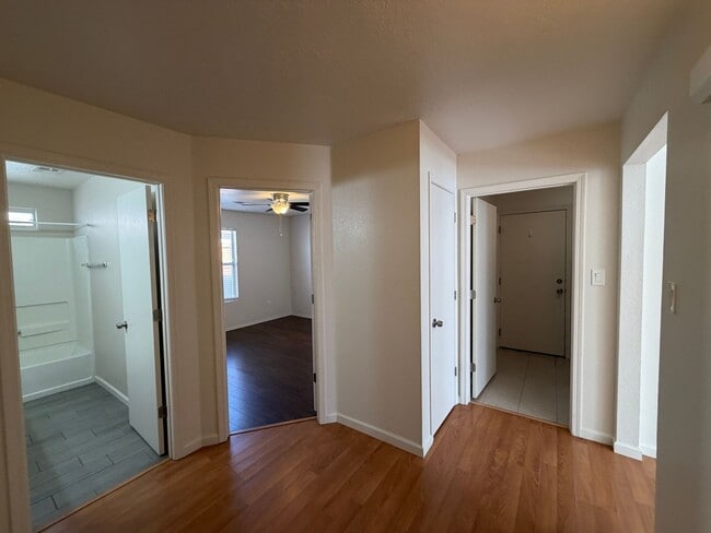 Building Photo - 3 Bedroom Single Story Home Available Near Unser Blvd NW & Irving Blvd NW