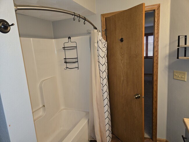 Building Photo - 535 Westfield Dr