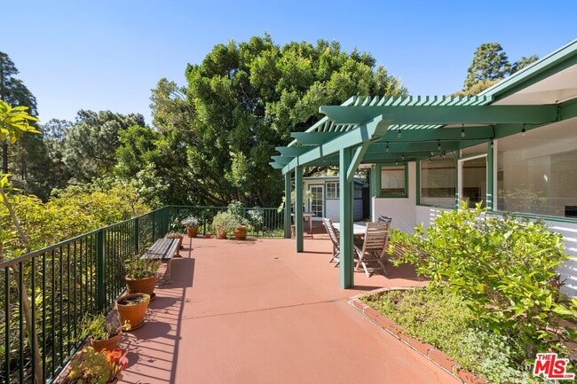 Building Photo - 217 Amalfi Dr