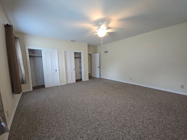 Building Photo - Charming Single Family Home with Beautiful...