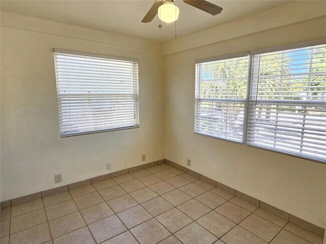 Building Photo - 323 Palmetto Rd W