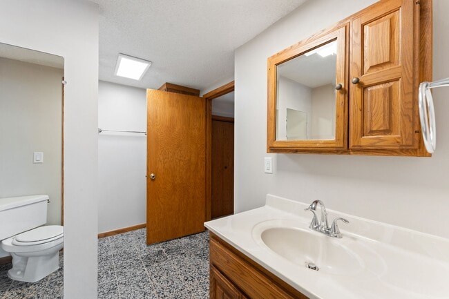 Building Photo - 4765 Penkwe Cir