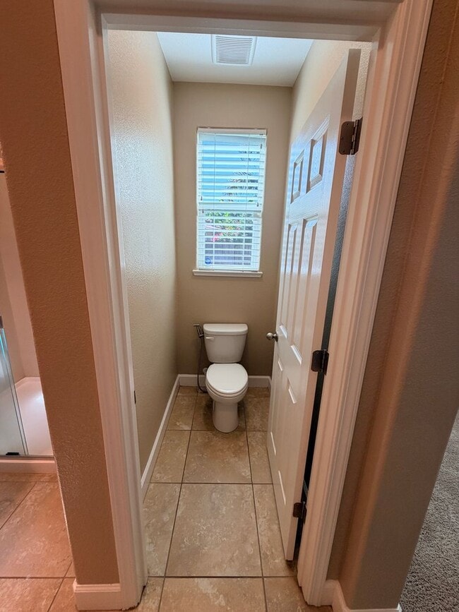Building Photo - 1587 Manzanita Way
