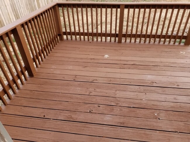 Building Photo - NO SECURITY DEPOSIT for OCTOBER MOVE IN! A...