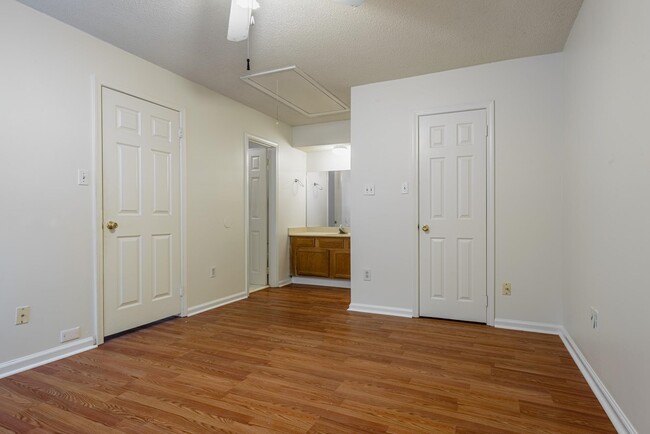 Building Photo - 110 Barksdale Ct