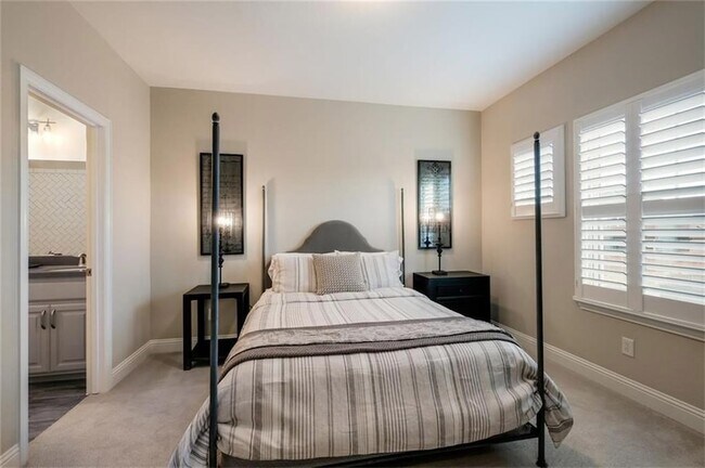 Building Photo - 8043 Sunflower Ln