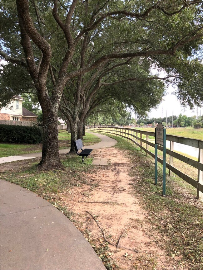 Building Photo - 18126 Somerset Knolls Ct