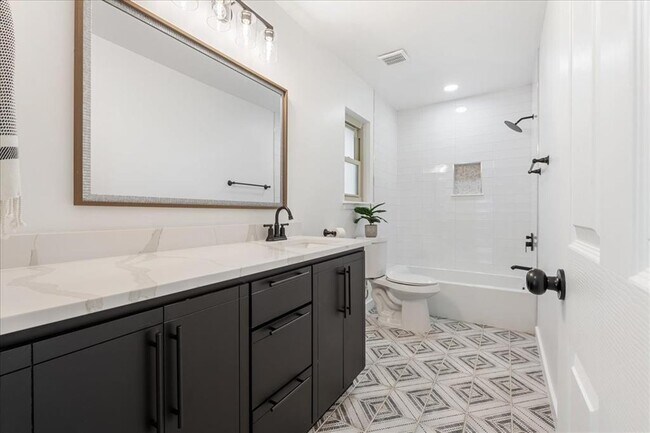 Building Photo - 5801 Cherry Creek Dr