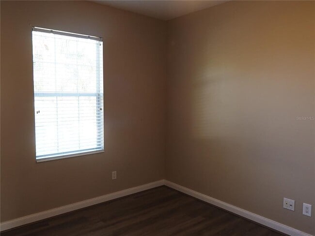 Building Photo - 1649 Napoli Dr W