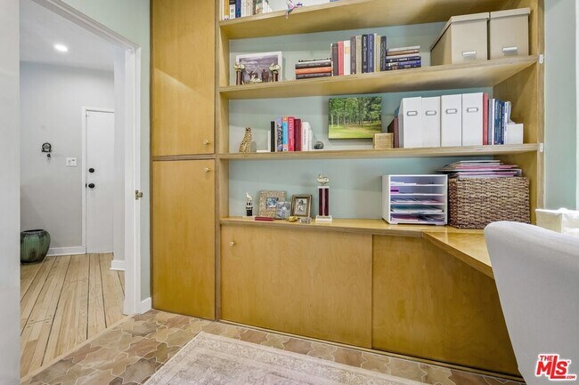 Building Photo - 3095 Passmore Dr