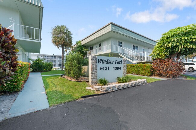 Building Photo - 109 Wettaw Ln