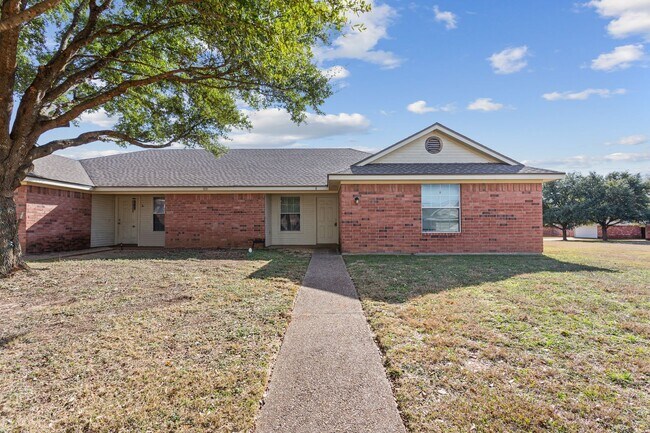 Building Photo - 10316 Hyacinth Ln