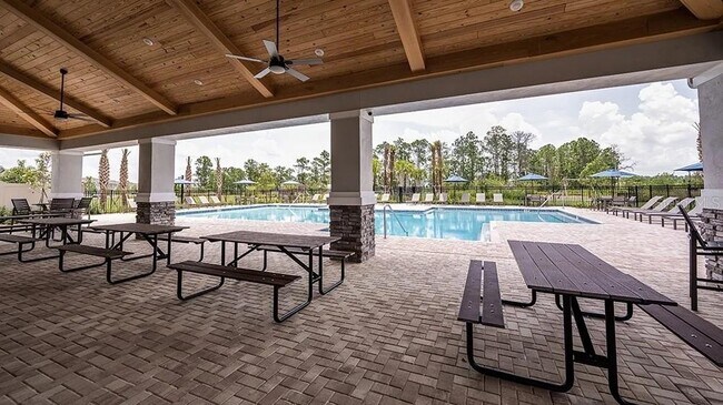 Building Photo - 14727 Field Daisy Dr