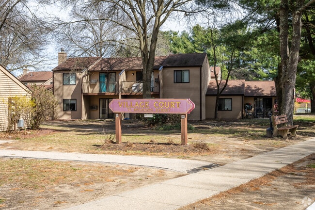 Building Photo - Village Court