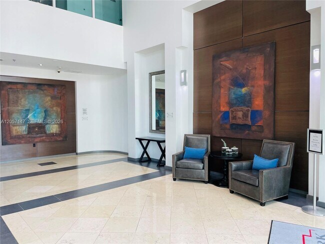 Building Photo - 1155 Brickell Bay Dr