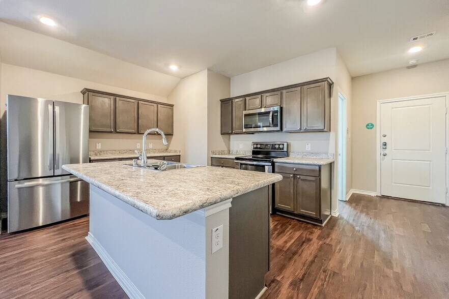 Building Photo - 1805 Tulipwood Dr