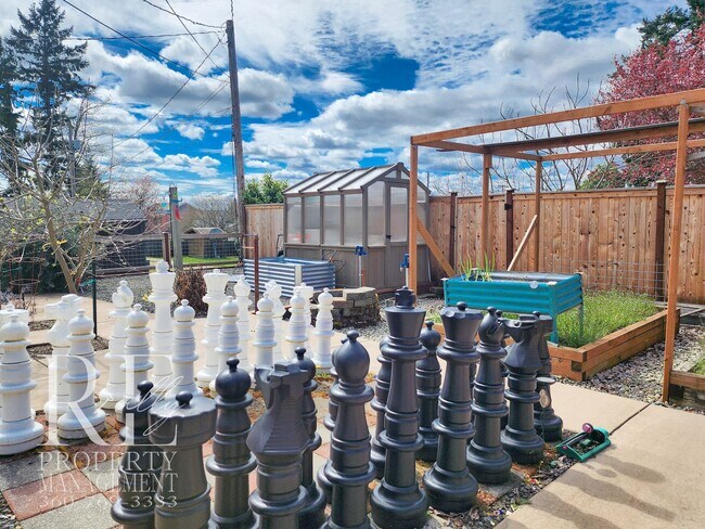 Building Photo - 2113 Brashem Ave