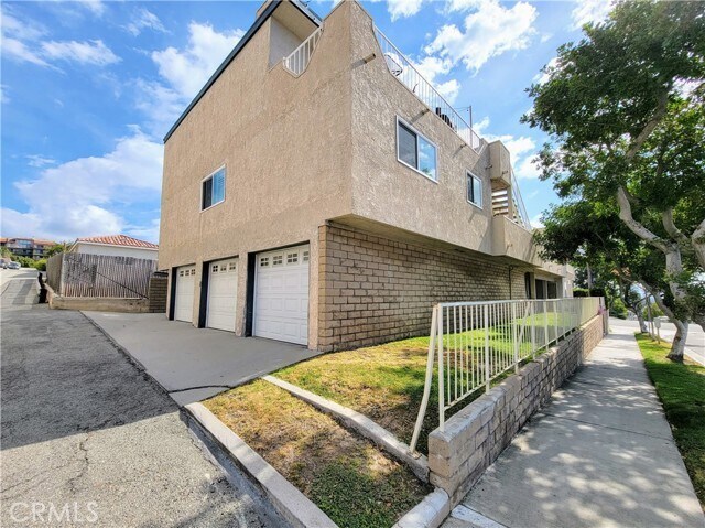 Building Photo - 2755 E Hill St