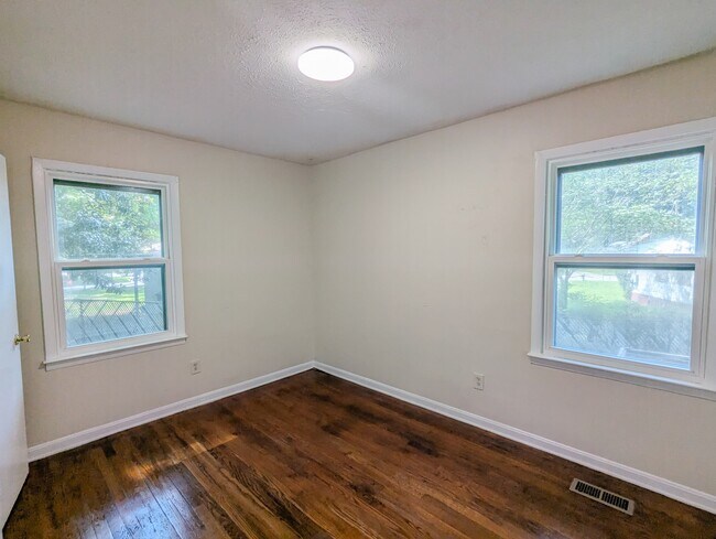 Building Photo - 2820 Cardo Dr NW