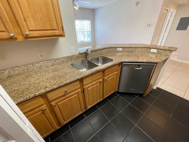 Building Photo - 5959 Westgate Dr