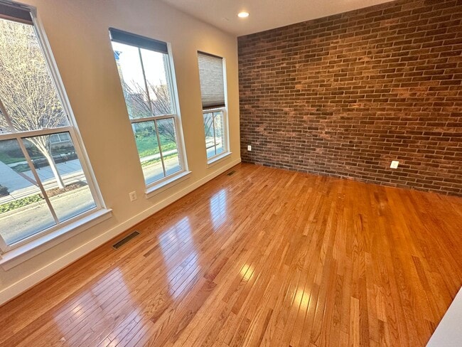 Building Photo - Amazing 3 BR/3.5 BA Townhome in Hyattsville!