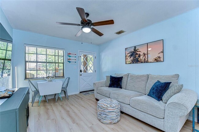 Building Photo - 6 Bayou Ln