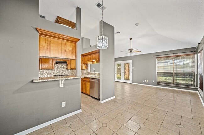 Building Photo - 22018 Silver Lode Dr