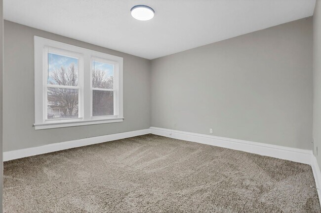 Building Photo - 293-295 Woodrow Ave