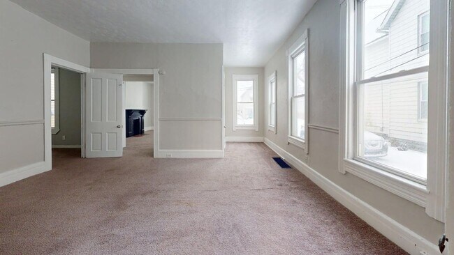 Building Photo - 3130 W 30th St