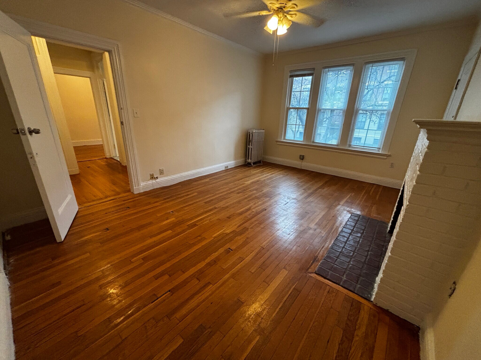 Building Photo - 18 Glenville Ave