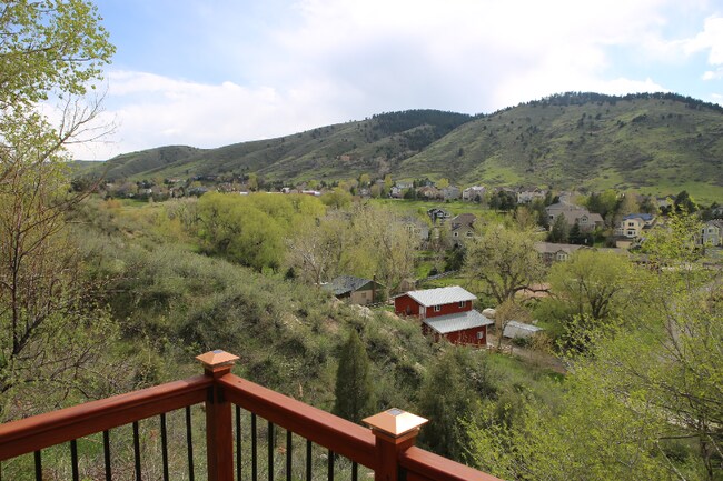 Building Photo - 611 Somerset Dr