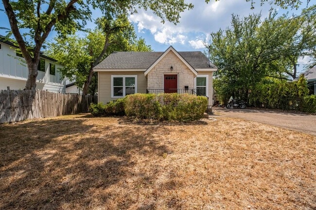 Building Photo - 937 E 52nd St