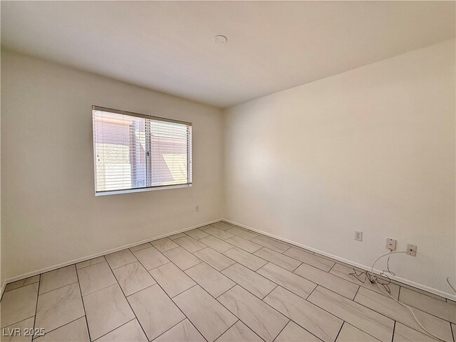 Building Photo - 2173 Point Mallard Dr