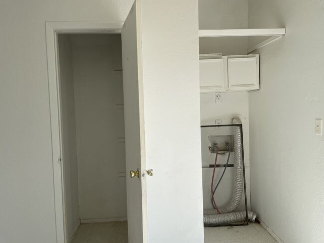 Building Photo - 8154 St Andrew Ln