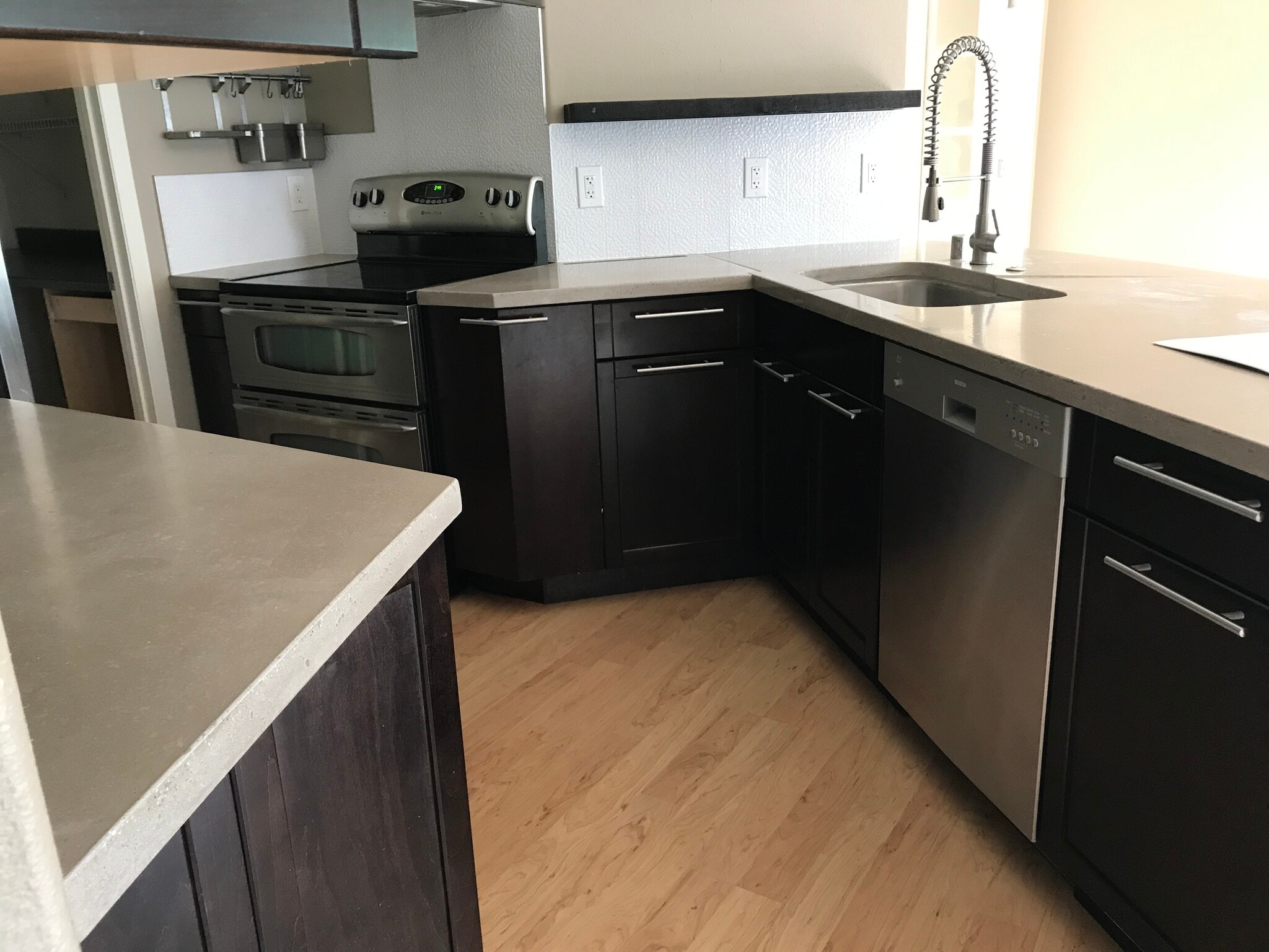 Building Photo - 3070 Lore Rd