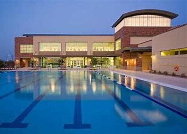 Building Photo - Fully furnished short term rental in Florence w/heated pool and spa