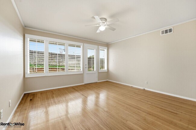 Building Photo - 536 W Hillsdale Blvd