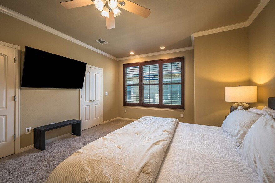 Building Photo - 1115 Kinney Ave