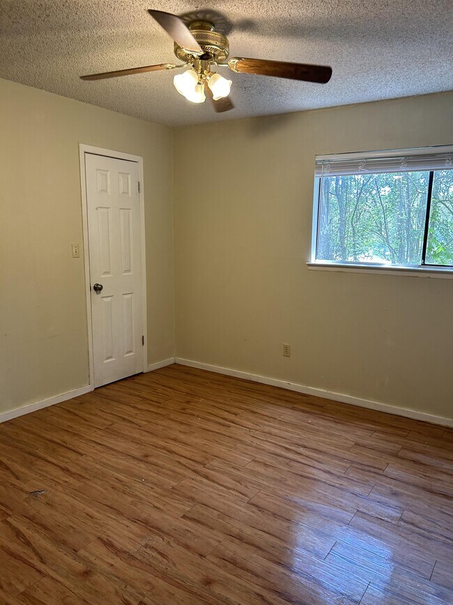 Building Photo - 603 Bracewood Cir