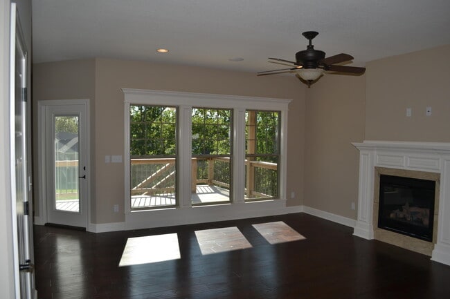 Building Photo - 5627 Spicewood Dr