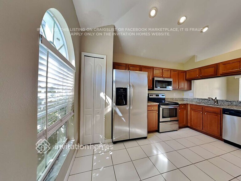 Building Photo - 30603 Wrencrest Dr
