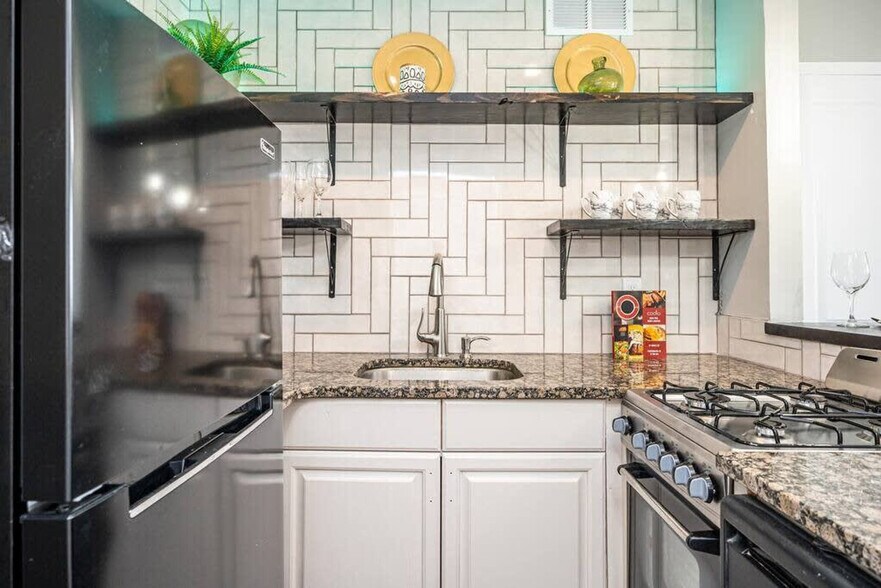 Building Photo - 215 Piedmont Ave NE