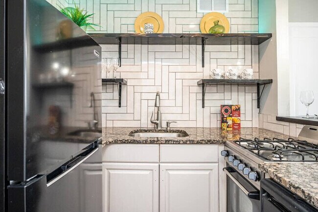 Building Photo - 215 Piedmont Ave NE