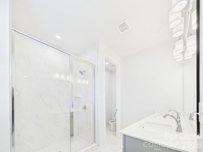 Building Photo - 3022 Hutton Gdns Ln