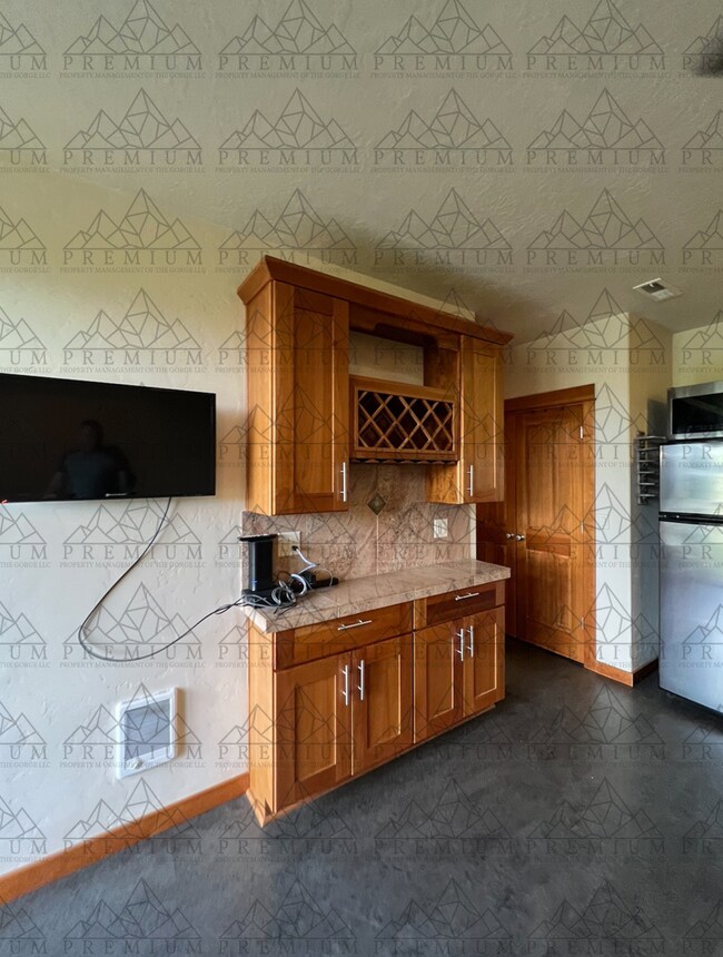 Building Photo - Wilson Street Tri Plex