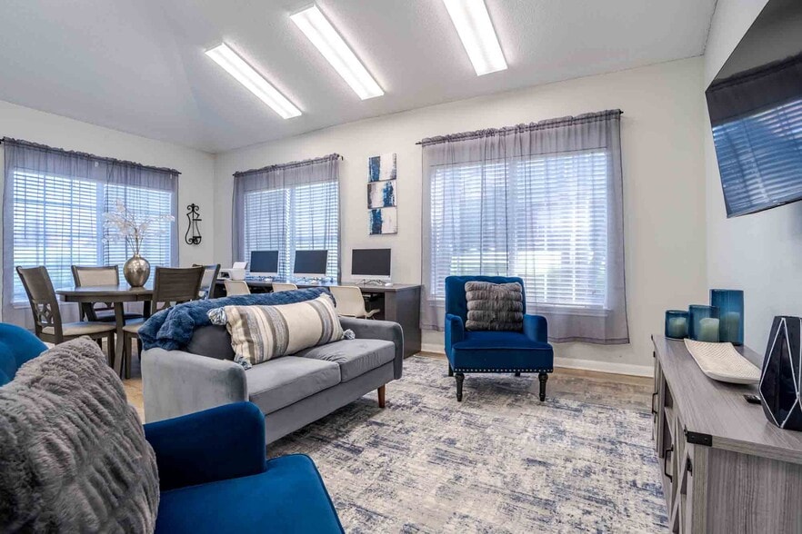Primary Photo - Piedmont Pointe
