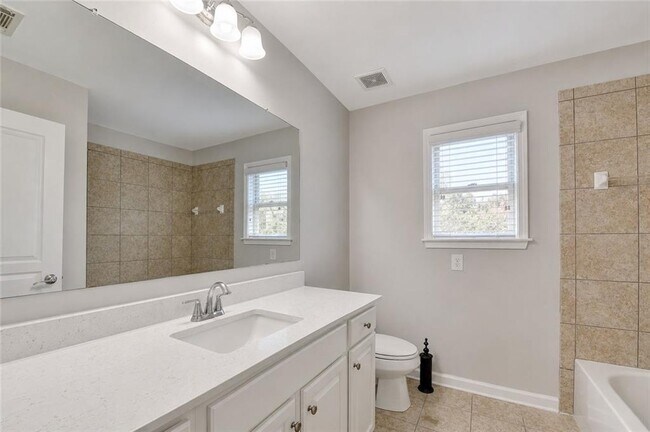 Building Photo - 4805 Shelbourne Dr