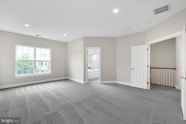 Building Photo - 9769 Northern Lakes Ln