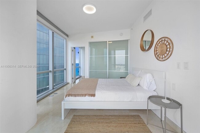 Building Photo - 17121 Collins Ave