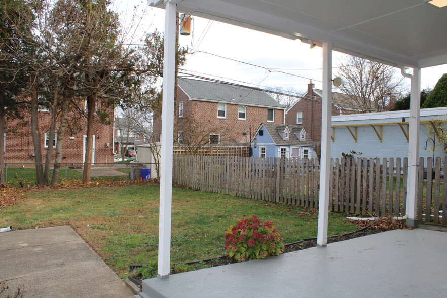 Building Photo - 1917 Winton Ave